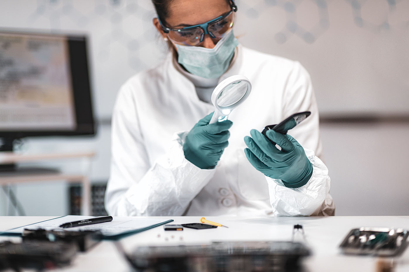 How to Become a Forensic Science Technician: Career and ...
