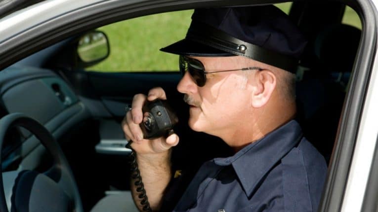 How to Listen To A Police Scanner