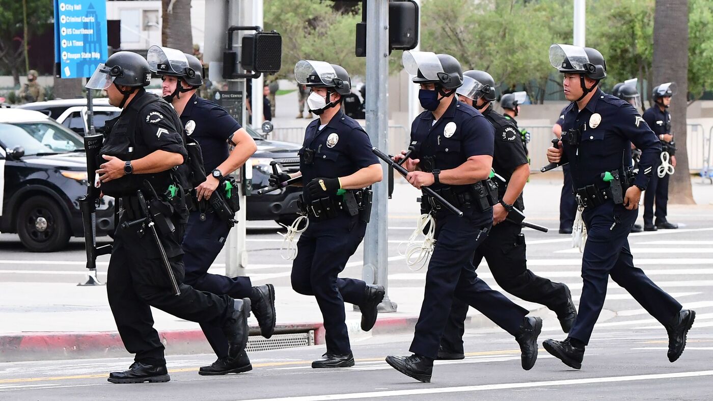 LA Police Reassigns 7 Officers As It Investigates ...