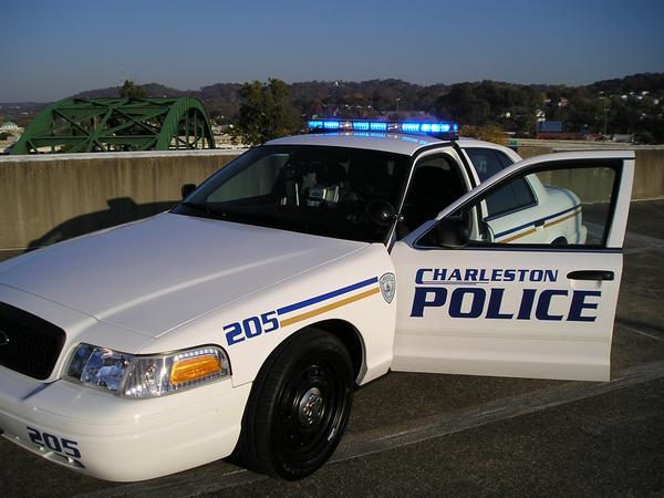 Man accuses Charleston Police of negligence