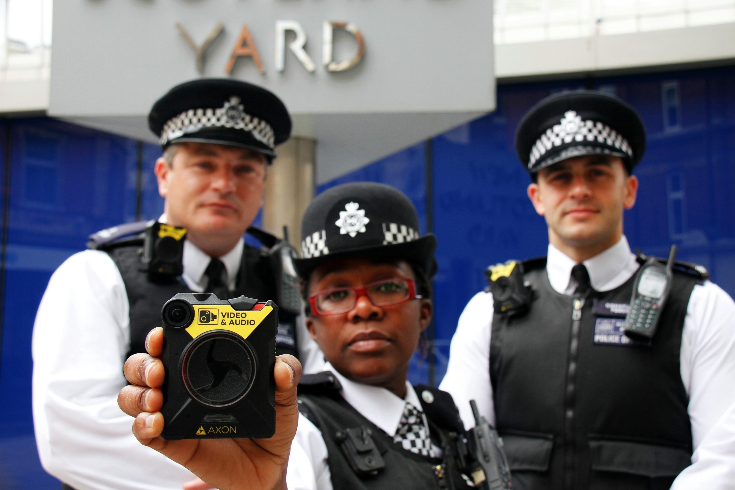 Met Police issues 22K body worn video cameras to frontline ...