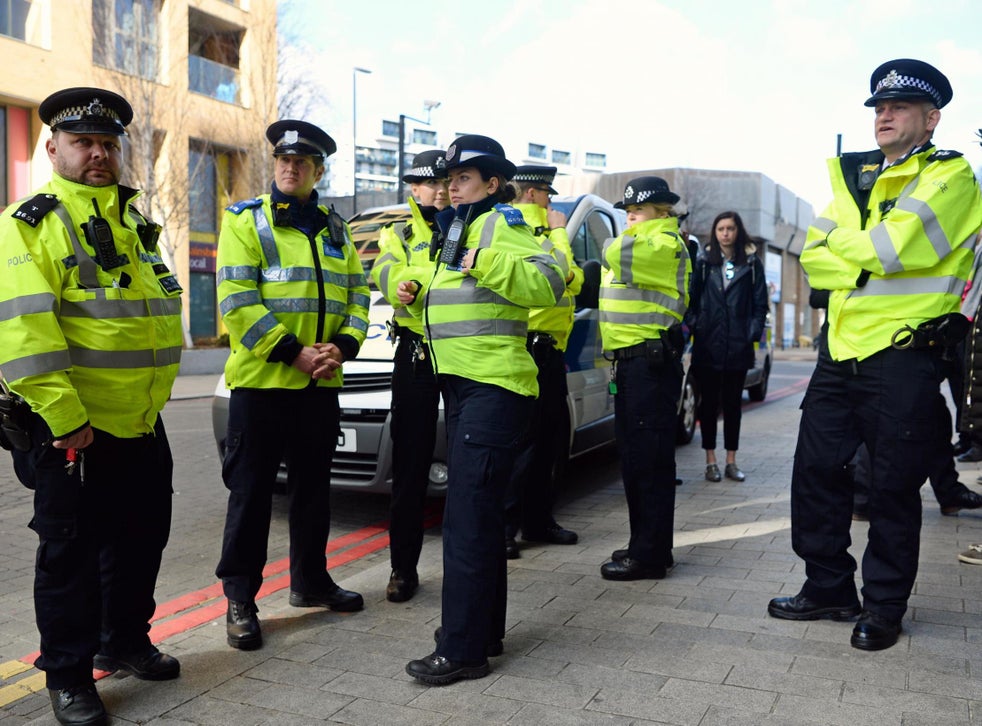 Metropolitan Police will allow constables to join part ...