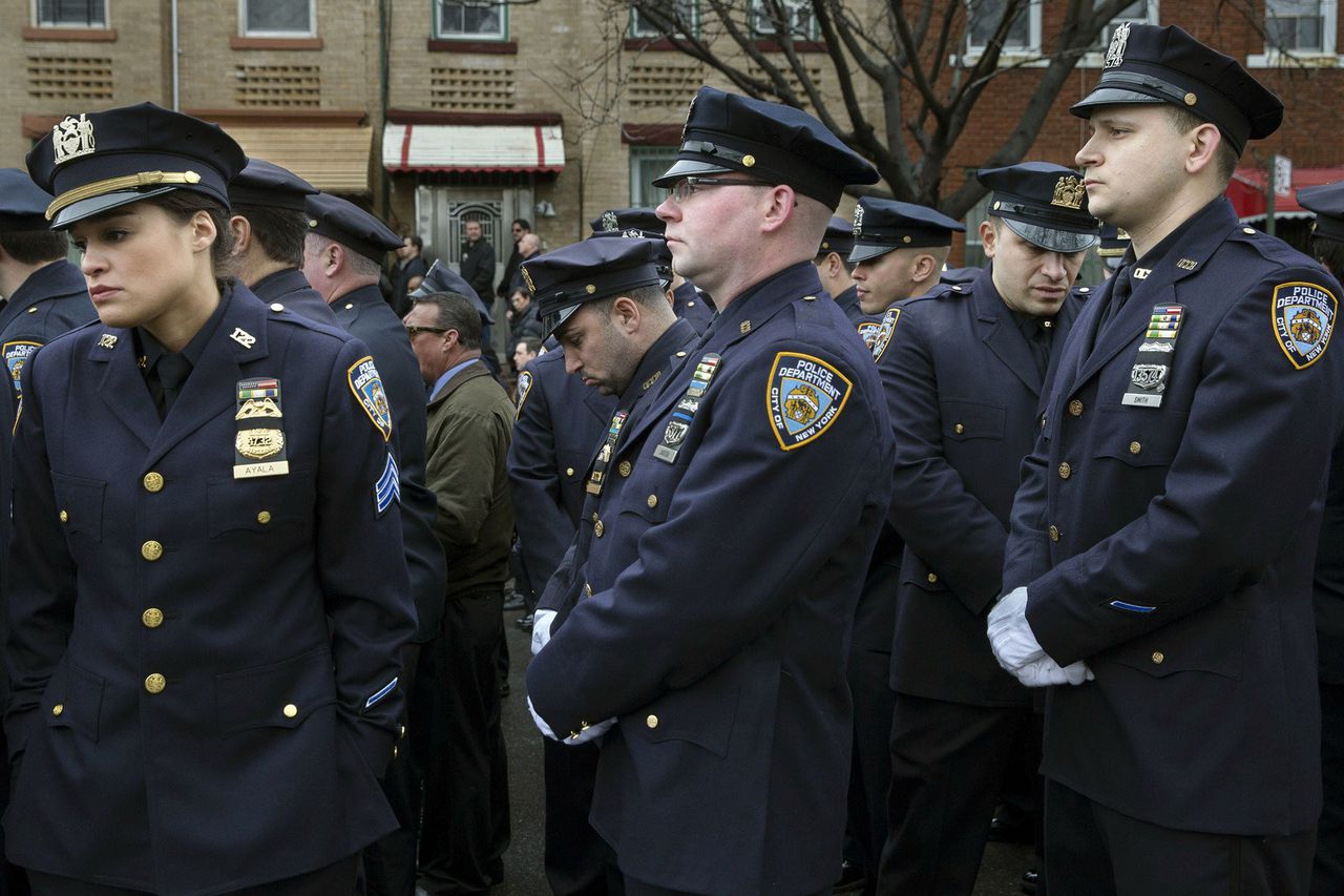 Poll: Do you agree with New York police officers turning their backs on ...